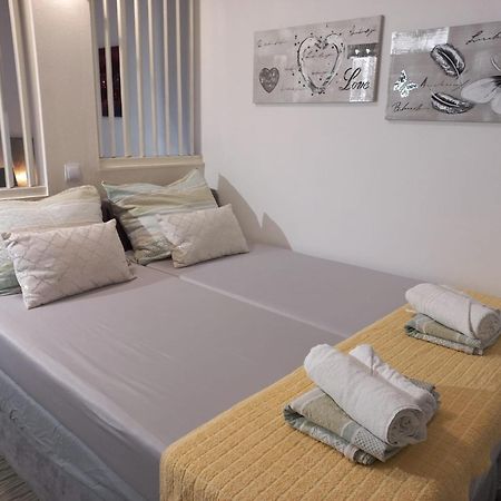 Studio Apartment With Pool Πούλα Εξωτερικό φωτογραφία