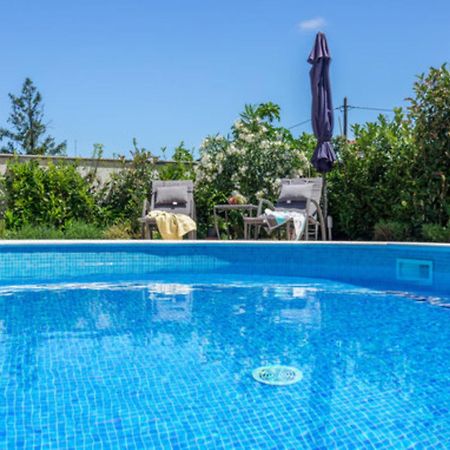 Studio Apartment With Pool Πούλα Εξωτερικό φωτογραφία