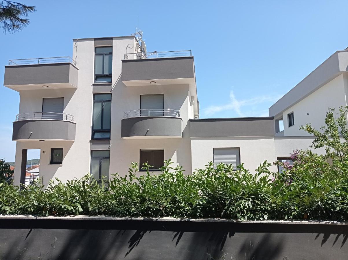 Studio Apartment With Pool Πούλα Εξωτερικό φωτογραφία