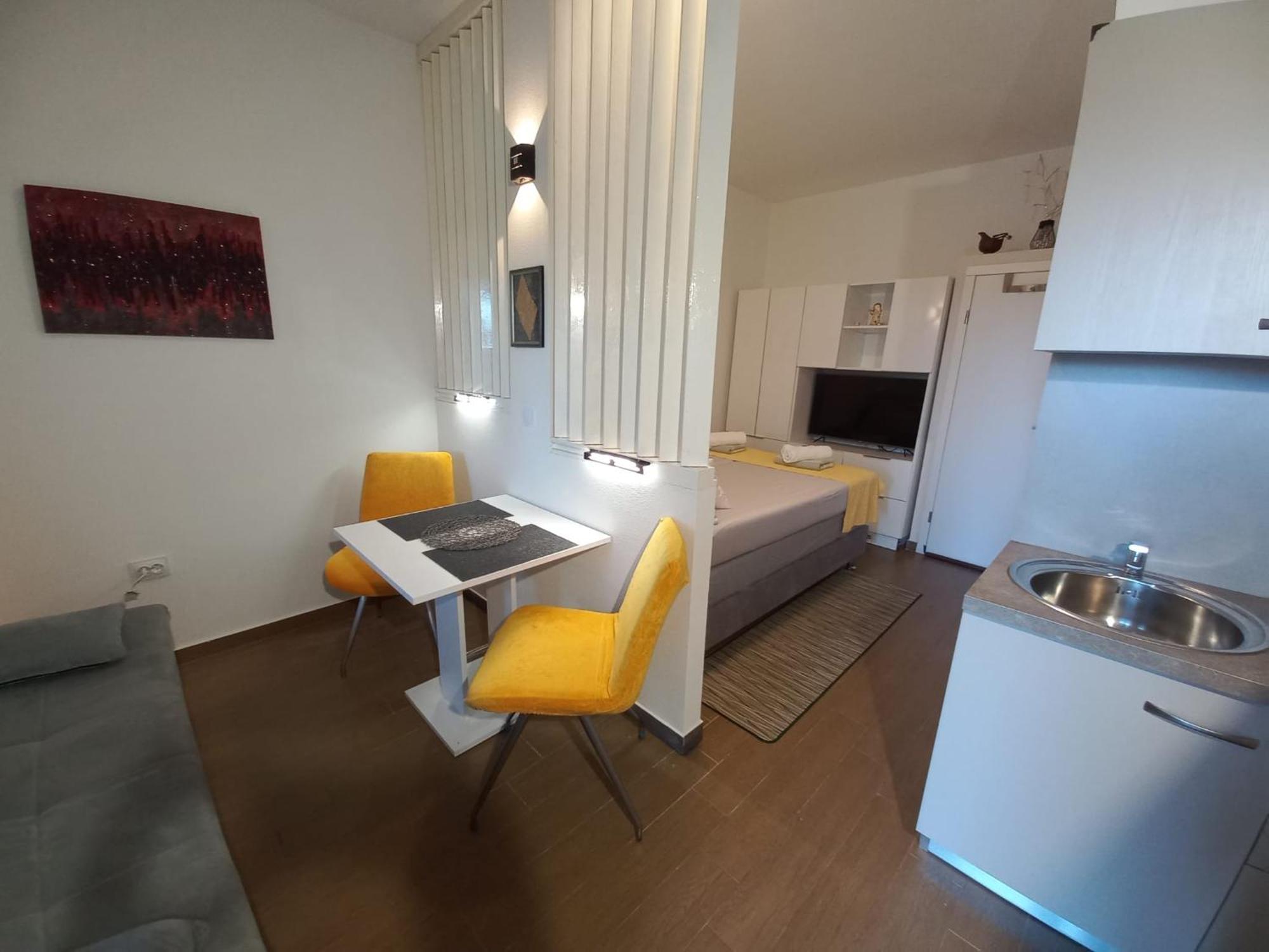 Studio Apartment With Pool Πούλα Εξωτερικό φωτογραφία