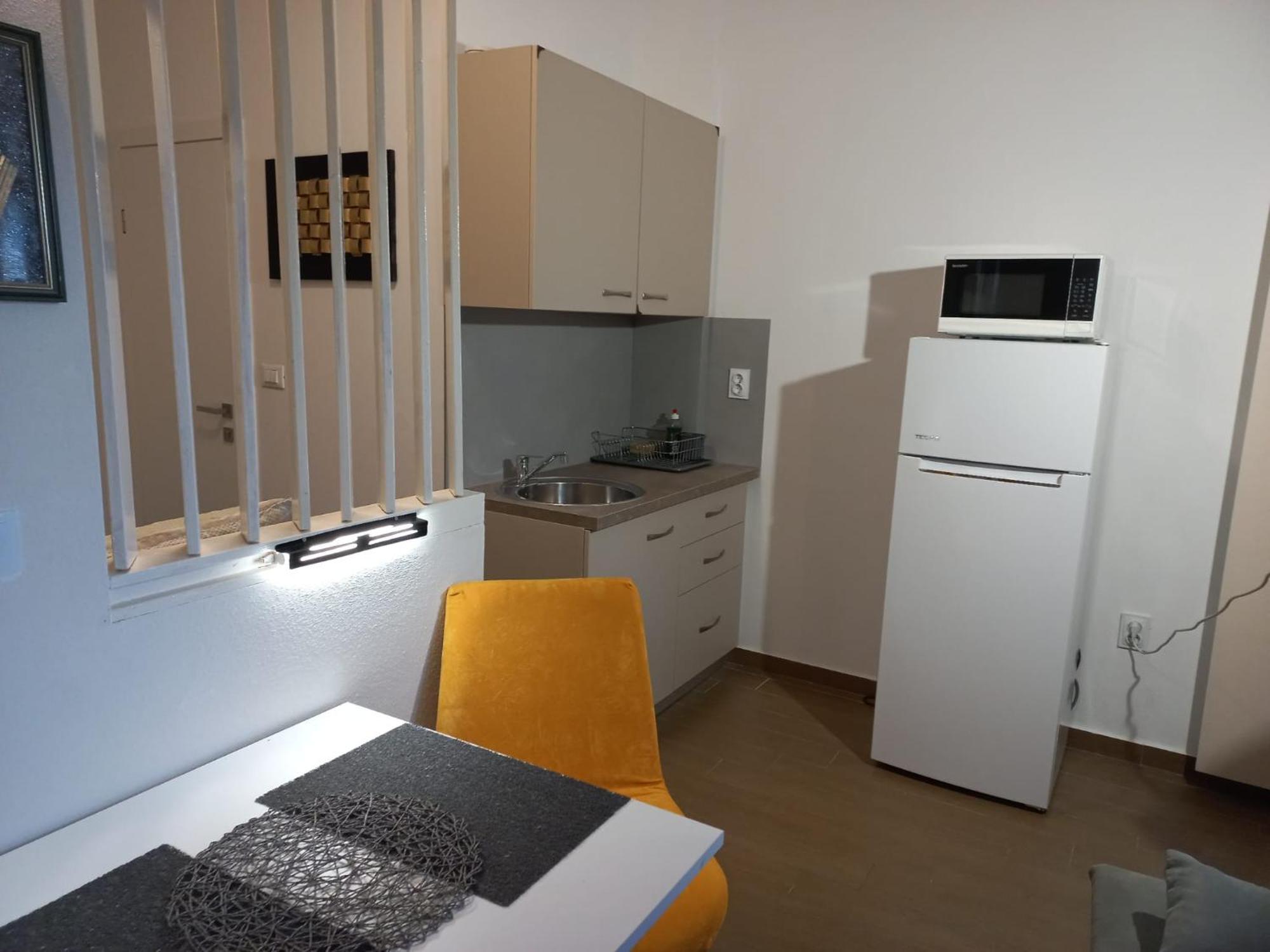 Studio Apartment With Pool Πούλα Εξωτερικό φωτογραφία