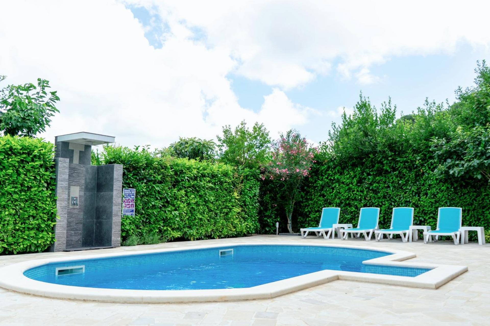Studio Apartment With Pool Πούλα Εξωτερικό φωτογραφία